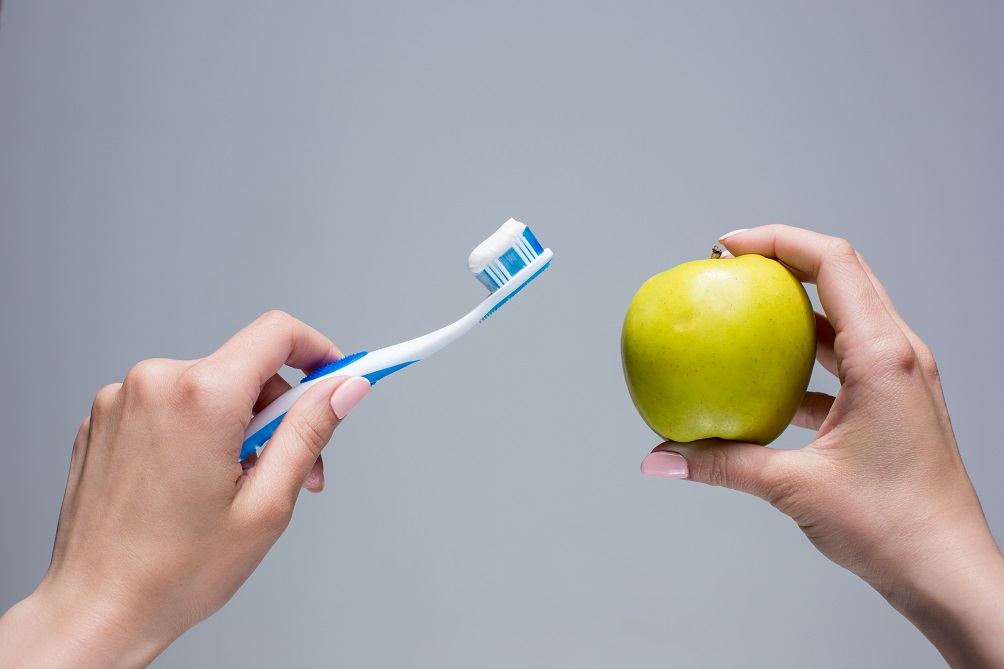 limpieza-dental-y-comida-sana