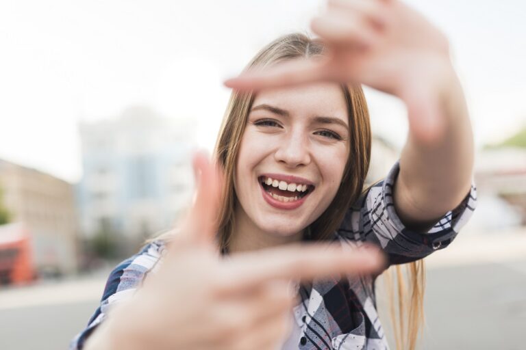 persona-adolescente-ortodoncia-sonriendo